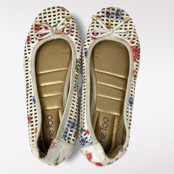 Me TOO | White Floral Ballet Flats - Picture 7 of 7
